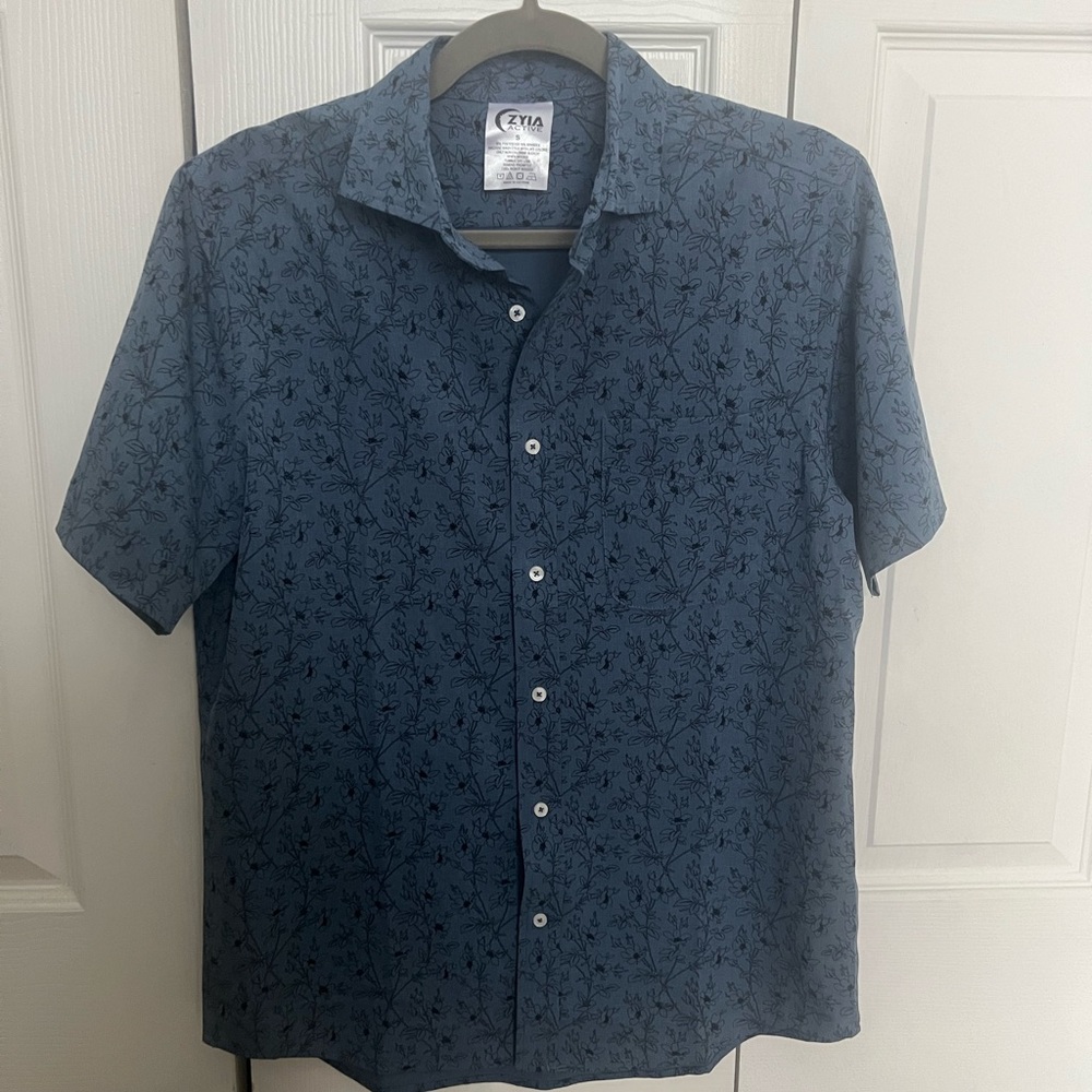 Men’s ZYIA Short Sleeve Blue Floral Traveler Shirt